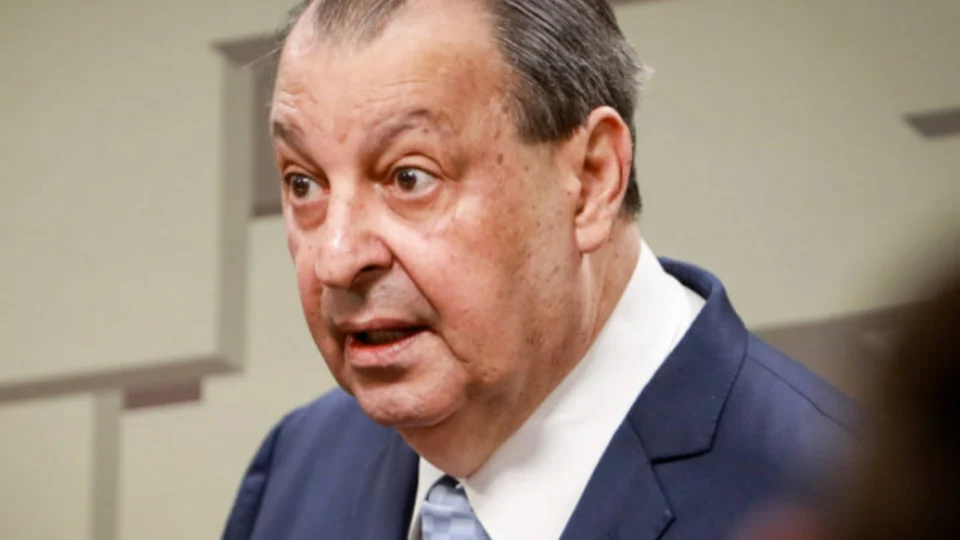 Rejeição de Omar Aziz é a maior entre todos os pré-candidatos ao governo, diz pesquisa