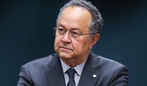 Deputado Silas Câmara esclarece rumores sobre afastamento e reafirma compromisso com mandato