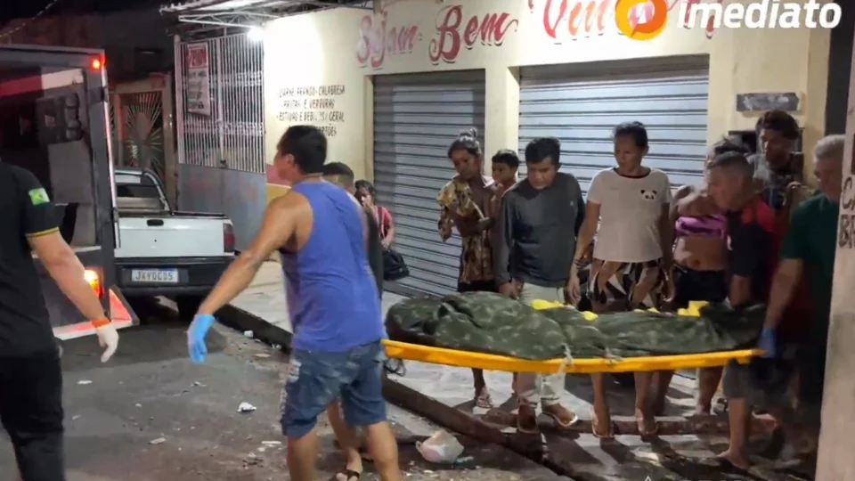 Veja o vídeo: Pais de homem morto na Compensa foram forçados a ‘assistir’ execução do filho dentro de casa