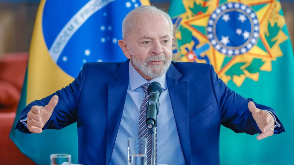 Lula cobra devolução de Auxílio Emergencial pago a 177 mil famílias durante gestão Bolsonaro