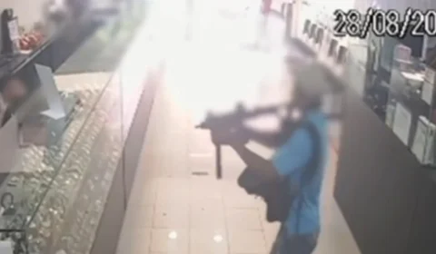 Veja o vídeo: Polícia Civil prende dupla envolvida em assalto a relojoaria no Centro de Manaus