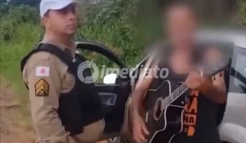 Veja o vídeo – ‘Seu guarda, eu não sou vagabundo’: bêbado canta para policial antes de ser preso em Minas gerais