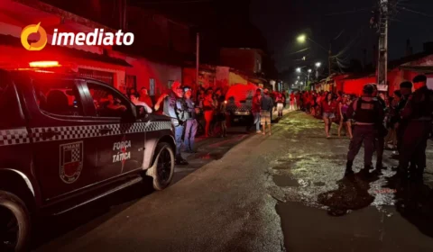 Homem é morto a tiros em frente a residência no Conjunto Riacho Doce 2, em Manaus
