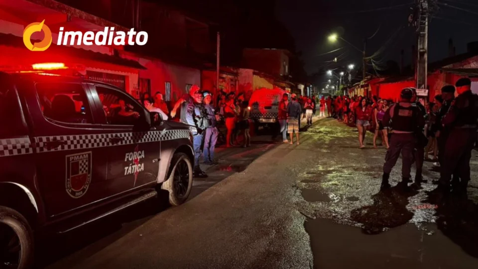 Homem é morto a tiros em frente a residência no Conjunto Riacho Doce 2, em Manaus