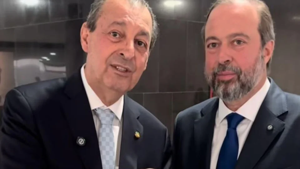 Senador Omar Aziz anuncia investimento de R$ 700 milhões do programa Luz para Todos no Amazonas