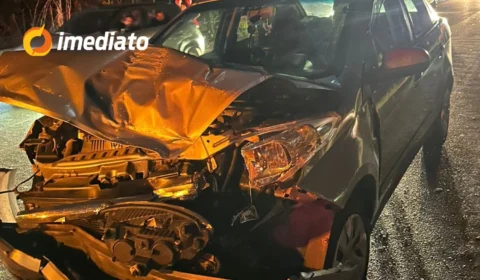 Mulher morre atropelada na Estrada Manoel Urbano após motocicleta ser atingida por veículo