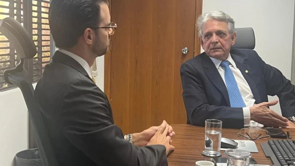 Ação de Pauderney junto à Antaq derruba taxa abusiva que penalizava empresas e população no AM