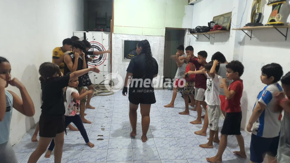 Projeto social ‘Favela Fight’ de artes marciais no São José busca apoio para atender crianças e jovens