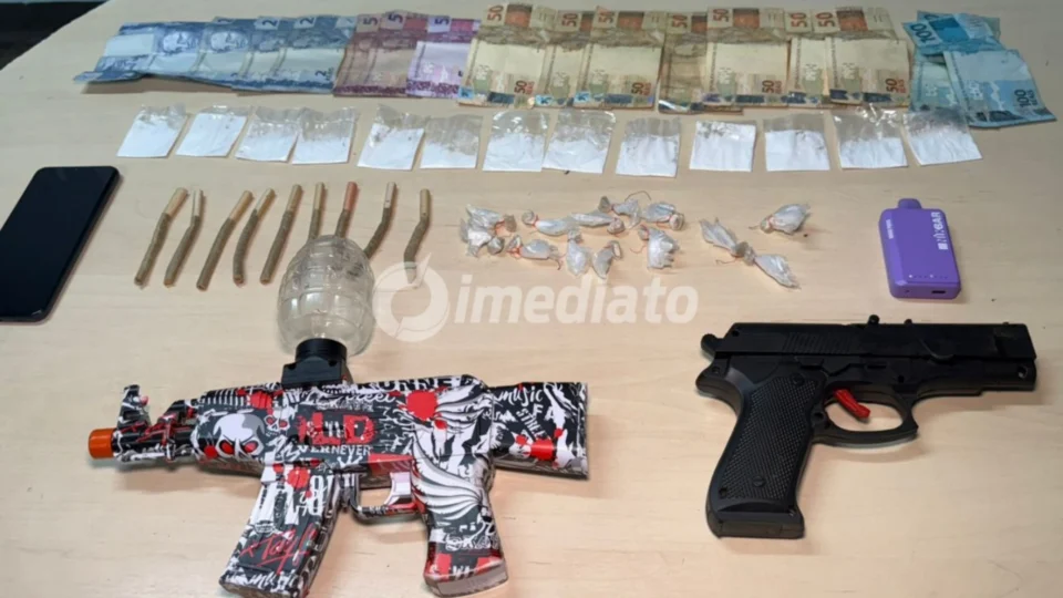 Venezuelano é preso com drogas e simulacro de arma durante ação da Guarda Municipal no Centro de Manaus
