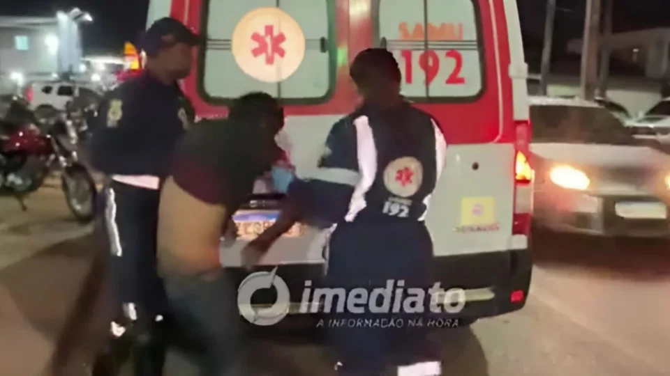 Homem é agredido com taco de beisebol após tentar atacar veículo com faca em Boa Vista
