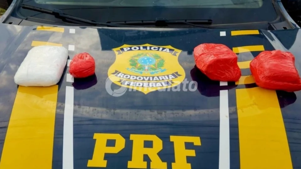 Mulher venezuelana é presa pela PRF em Roraima com 3,6 kg de cocaína em ônibus interestadual