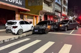 Motorista embriagado causa grave acidente entre veículos e deixa mulher ferida na Avenida Constantino Nery