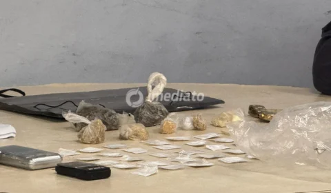Força Tática apreende drogas durante incursão no Beco Beija-Flor, no bairro São José 1