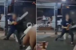 VÍDEO: Homem causa pânico após invadir bar com motosserra e avançar contra clientes