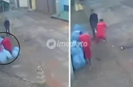 VÍDEO: Preso foge ao se misturar a detentos que descartavam lixo fora do presídio