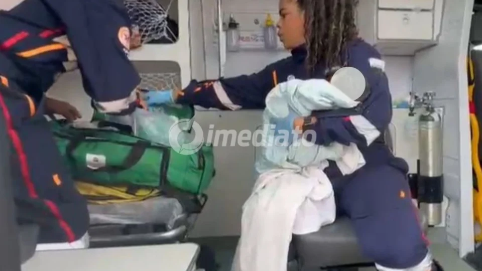 VÍDEO: Bebê recém-nascido é encontrado com vida por moradores em área de pasto no Espírito Santo