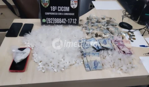 Homem é preso e mãe é detida após filho esconder drogas no quarto dela no bairro Colônia Terra Nova