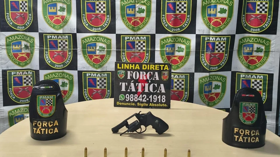 Força Tática encontra revólver escondido em matagal após denúncia no Beco São Conrado, no bairro Raiz