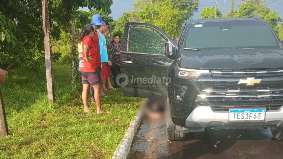 Chocante! Corpo de homem é encontrado com marcas de tiros às margens de estrada em Parintins
