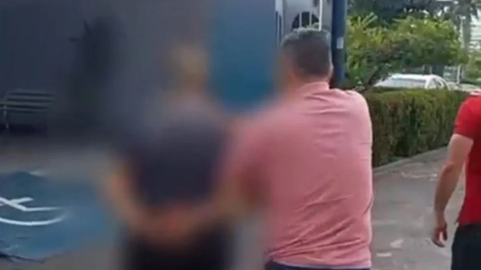 Polícia prende ex-lutador por manter ex-companheira grávida em cárcere privado em Manaus