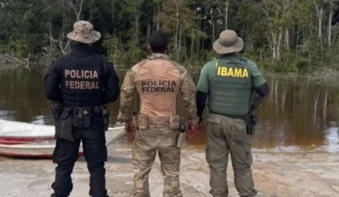 PF e Polícia da Colômbia destroem 14 dragas de garimpo ilegal na fronteira amazônica