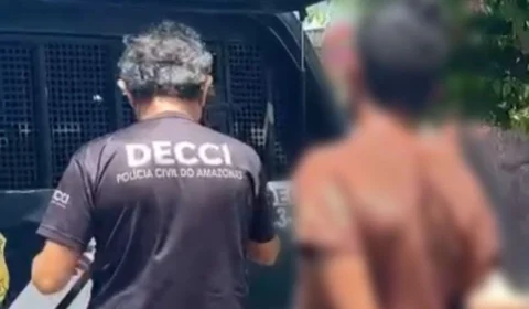 Homem é preso em flagrante por ameaçar a mãe idosa com uma faca em Manaus