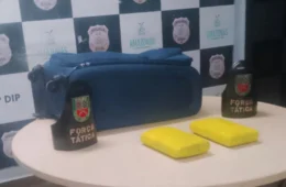 Força Tática encontra mala com 2 kg de maconha em embarcação no Porto da Manaus Moderna