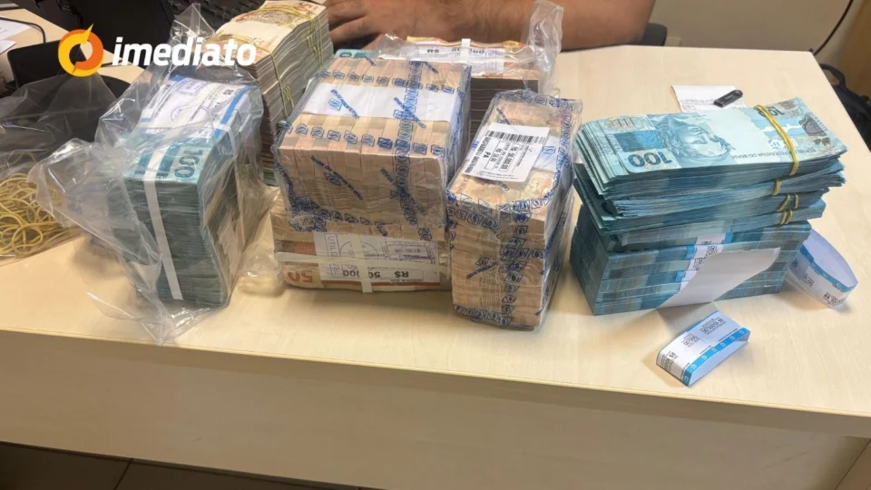 Mais de R$ 1 milhão em dinheiro vivo é apreendido em ações secretas da FICCO em Manaus