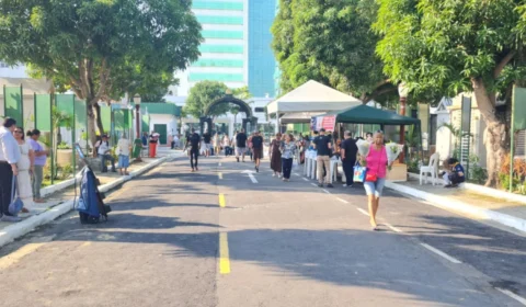 Dia de Finados: Movimento intenso e missa campal no Cemitério São João Batista, em Manaus