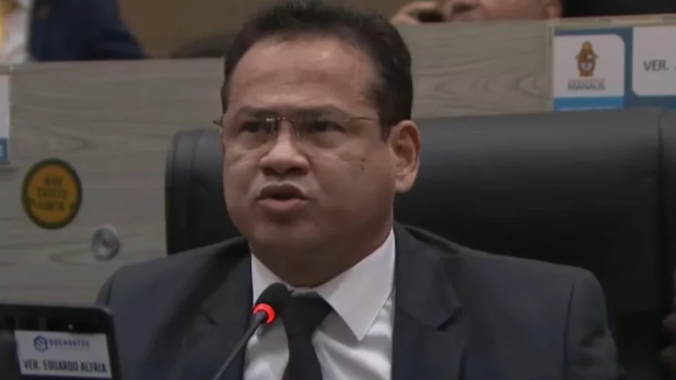 Veja o vídeo: ‘Sou homem com H maiúsculo’, diz líder do prefeito David Almeida ao rebater críticas na CMM