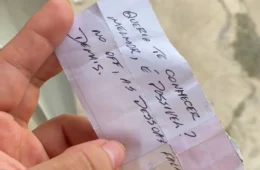 Vídeo: Bilhete misterioso para “encontro no off” dentro de fábrica no Distrito Industrial viraliza na web