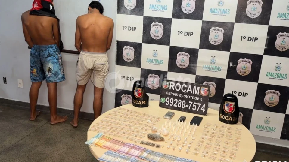 Vídeo: ‘Os da motinha foram mais rápidos, eu só pegava o dinheiro’, reclama homem preso pela ROCAM com drogas e dinheiro na zona Centro-Sul