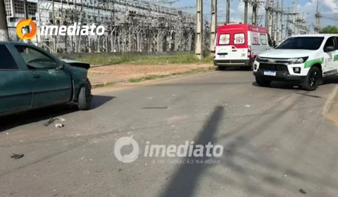 Acidente entre carro do governo e veículo particular é registrado em cruzamento movimentado de Boa Vista