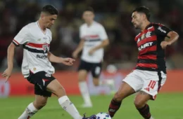 Flamengo enfrenta São Paulo na Vila Belmiro em busca da liderança do Brasileirão nesta quarta-feira