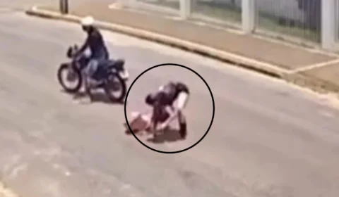 VÍDEO: Menina pula de motocicleta em movimento para escapar de criminoso