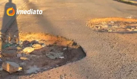 Moradores reclamam dos perigos causados por buracos na Rua Armando Nogueira, em Boa Vista