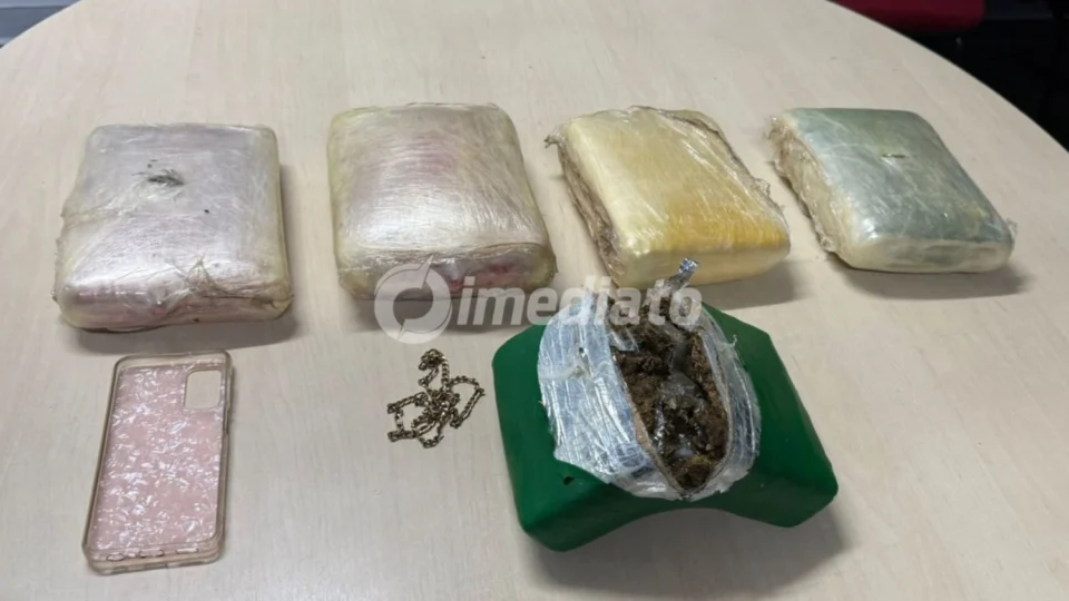 ROCAM prende trio que aguardava entrega de drogas no porto da Manaus Moderna após denúncia anônima