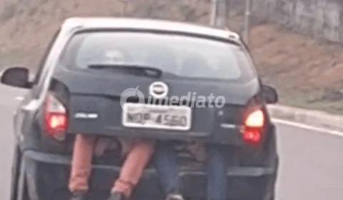 VÍDEO: Homens são flagrados sendo transportados no porta-malas de carro na Avenida do Turismo, em Manaus