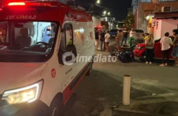 Motociclista fica ferido após colisão com carro em cruzamento de avenida no bairro Novo Aleixo