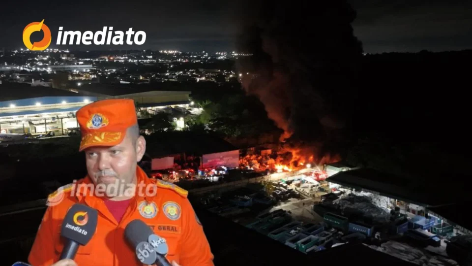 Comandante-Geral dos Bombeiros, Coronel Muniz, detalha atuação no incêndio em empresa de reciclagem