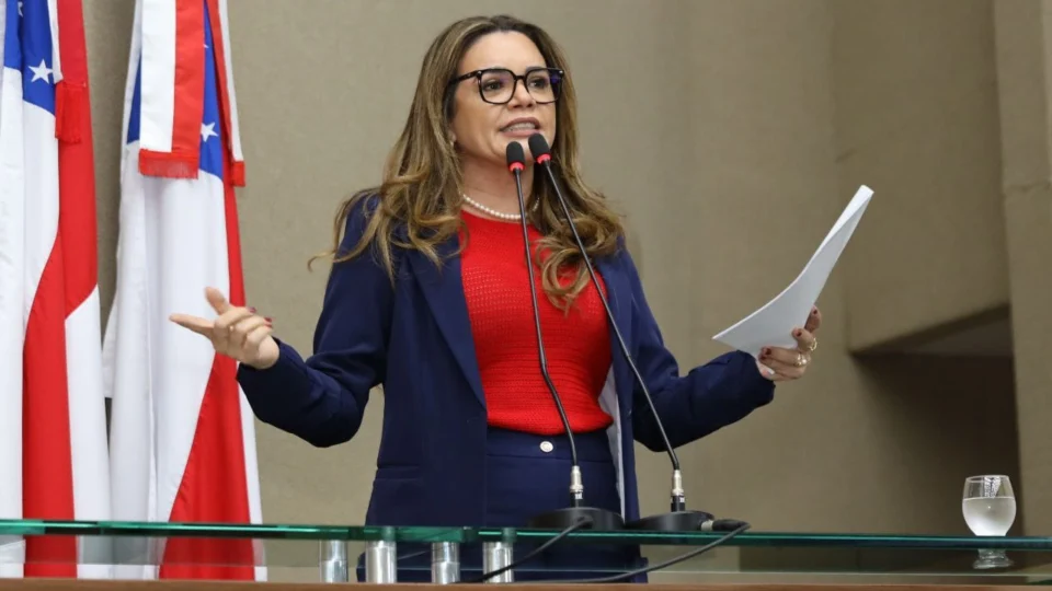 Alessandra Campelo pede que Senado rejeite projeto que dificulta atendimento a meninas vítimas de violência sexual
