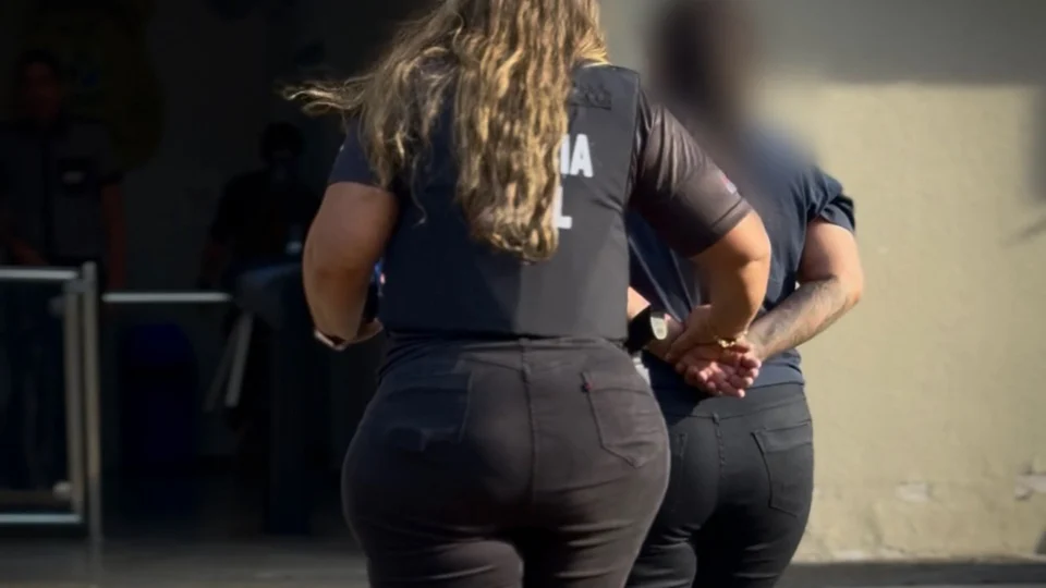 Mulher finge ser amiga e rouba R$ 400 mil de americano em sequestro no Iranduba