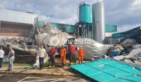Veja vídeos: Tonéis de vinagre tombam em fábrica de Vinagre Virrosas e causam susto em Manaus