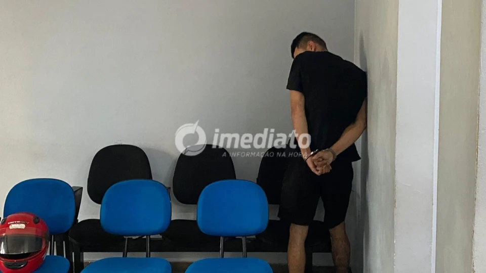 Rocam prende homem que realizava roubos em estacionamentos de supermercados em Manaus