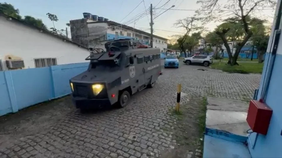Operação contra o Comando Vermelho na Vila Kennedy deixa mortos e feridos no Rio