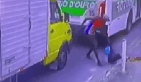 Câmeras mostram homem abandonando saco com recém-nascida morta em São João de Meriti; veja o vídeo