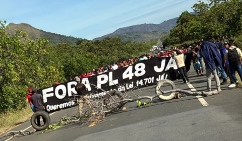 Indígenas liberam parcialmente rodovias federais em Roraima após bloqueios por protesto