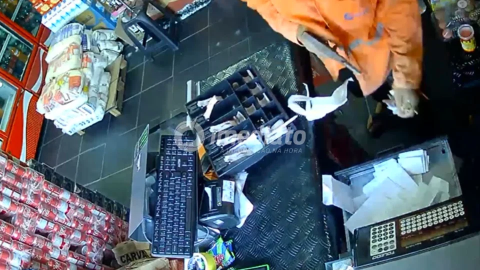 Veja: Criminosos armados assaltam mercadinho no bairro Cidade Nova