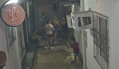 Veja vídeo: Confusão em residencial no bairro Flores termina com duas mulheres feridas após discussão com dona de salão