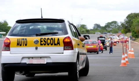 Contran aprova mudanças que acabam com obrigatoriedade de aulas de autoescola para tirar a CNH